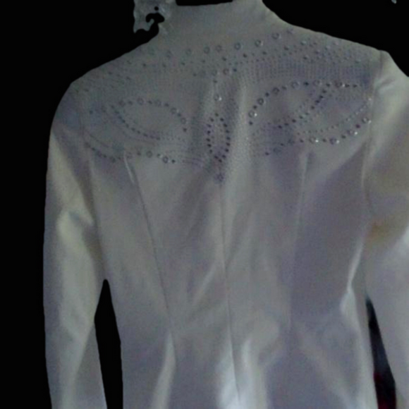 NWT VERA MODA WHITE STUDDED BLAZER WITH ZIPPERS ON CUFFS - Picture 2 of 3